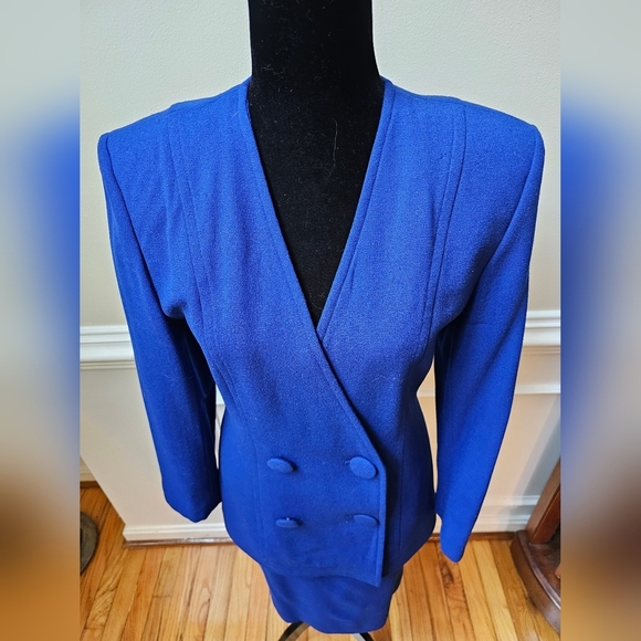 RARE VINTAGE CHRISTIAN DIOR BLUE SKIRT SUIT! Women's Size 4 - Picture 3 of 16